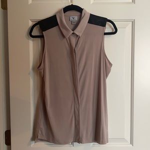 Sleeveless size M top with snake pattern detail